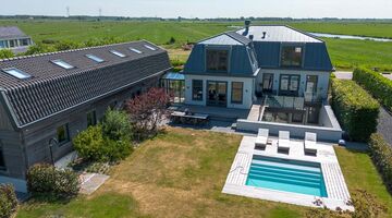 Fajah Lourens zet woning in Purmerland te huur