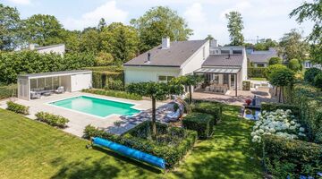 Jerdy Schouten koopt villa