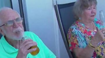 koppel pensioen op cruise schip vakantie