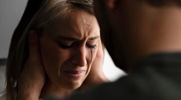 man ontdekt geheim verloofde