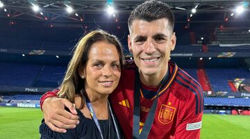 Alvaro Morata horloge cartier santos zwart