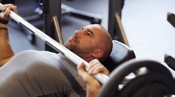 hoeveel kilo bankdrukken ben je sterk