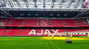 hoeveel geld kost skybox ajax, feyenoord en psv
