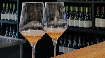 hoe komt oranje wijn aan zijn kleur