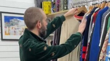 Man vindt ralph lauren trui met paars label