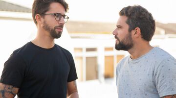 lichaamstaal iemand is het oneens met je