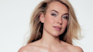 Joy Beune Playboy foto