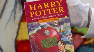 Eerste editie Harry Potter boek levert megabedrag op