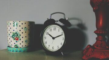 Een klok die je makkelijk kan verzetten tussen zomertijd en wintertijd