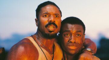 Michael B Jordan en een andere acteur in de film Sinners