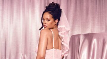 Zangeres Rihanna in haar eigen setje
