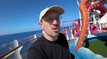 Bryan James op een cruiseschip