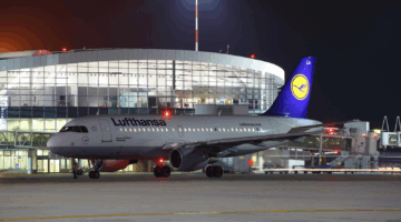Lufthansa toestel op het vliegveld