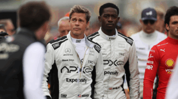 Brad Pitt en Damson Idris in de F1 film