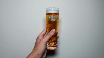 Een glas Heineken