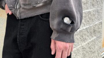 De virale Akimbo-hoodie.