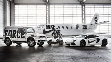 De vliegtuighangar van Phil Knight.