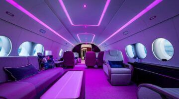Binnenin het privéjet van Five Hotels & Resorts.