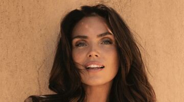 Kim Feenstra is nog altijd in shape en deelt foto in bikini op Instagram