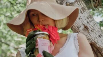 pamela anderson pickles
