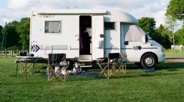 camper Unsplash / Lucas Favre