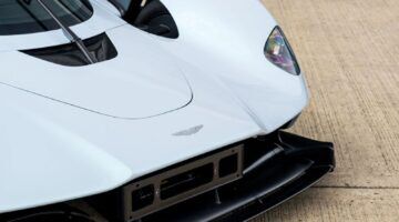 De Aston Martin van Daniel Ricciardo