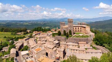 Buitenaanzicht van het kasteel