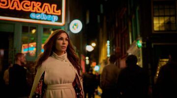 Famke Janssen in Amsterdam Empire, de Netflix-serie die wellicht een seizoen 2 krijgt