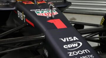 De voorkant van de RB20 van Red Bull Racing