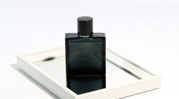 Flesje parfum dat geschikt is voor de herfst