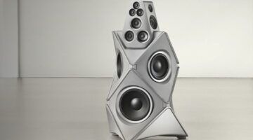 Bang & Olufsen BeoLab 90 Titan Edition in kwestie
