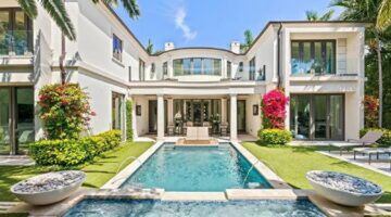 De villa naast die van Donald Trump.