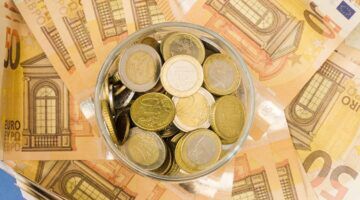 Geld, wat je in 2026 meer zal verdienen dankzij een hoger nettosalaris.