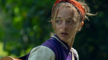 Ellie de Lange als Paige in Run Away