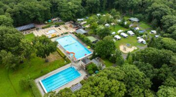 Een overzicht van de camping op Funda.