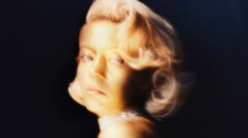 Sydney Sweeney zonder kleren op een foto op de cover van de nieuwe W Magazine