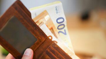 Geld, wat je met je belastingaangifte over 2025 terug kunt krijgen.