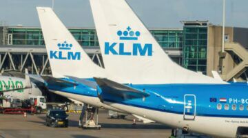 Vliegtuigen van KLM, waarvoor een ticket duurder is geworden.