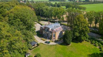 Een overzicht van het te koop staande Huize Boschoord.