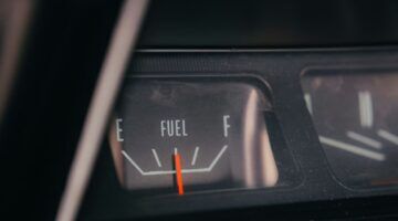 brandstofmeter in een auto