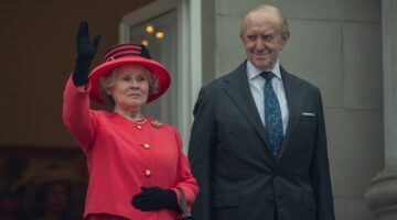 Jonathan Pryce en Imelda Staunton in een aflevering van "The Crown"