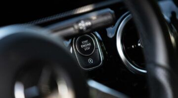 Start-stopknop in de auto