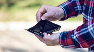 Rekeningen schieten omhoog: met deze 3 tips voorkom je (nog meer) geldstress