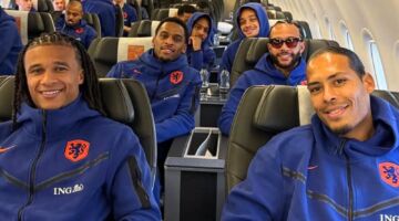 Nathan Ak&eacute;, Jurri&euml;n Timber, Memphis Depay en Virgil van Dijk onderweg met het Nederlands Efltel