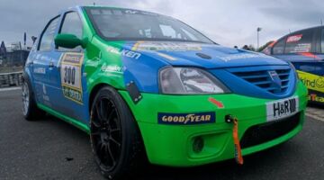 De Dacia Logan die de 24 uur van de N&uuml;rburgring reed