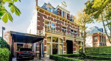 De villa in Den Haag die nu op Funda staat.