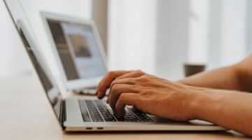 Werken op de laptop
