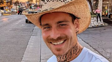 Douwe Bob (de man die een nieuwe Harley-Davidson heeft gekocht)