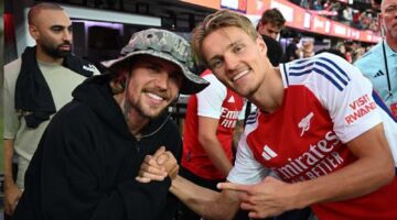 Martin &Oslash;degaard op de foto met Justin Bieber