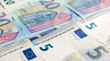 Geld, wat je minder krijgt als erfgenaam bij een hogere erfbelasting.